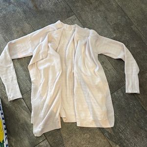 Lululemon cream cardigan size 6.